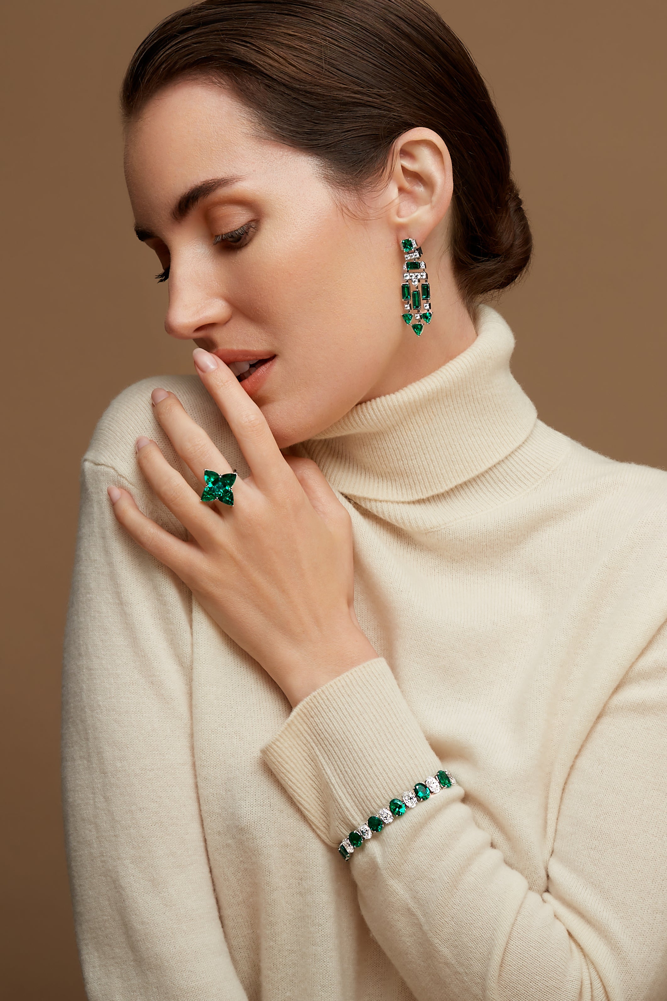 Round Brilliant Diamond and Colombian Emerald Dangle Earrings