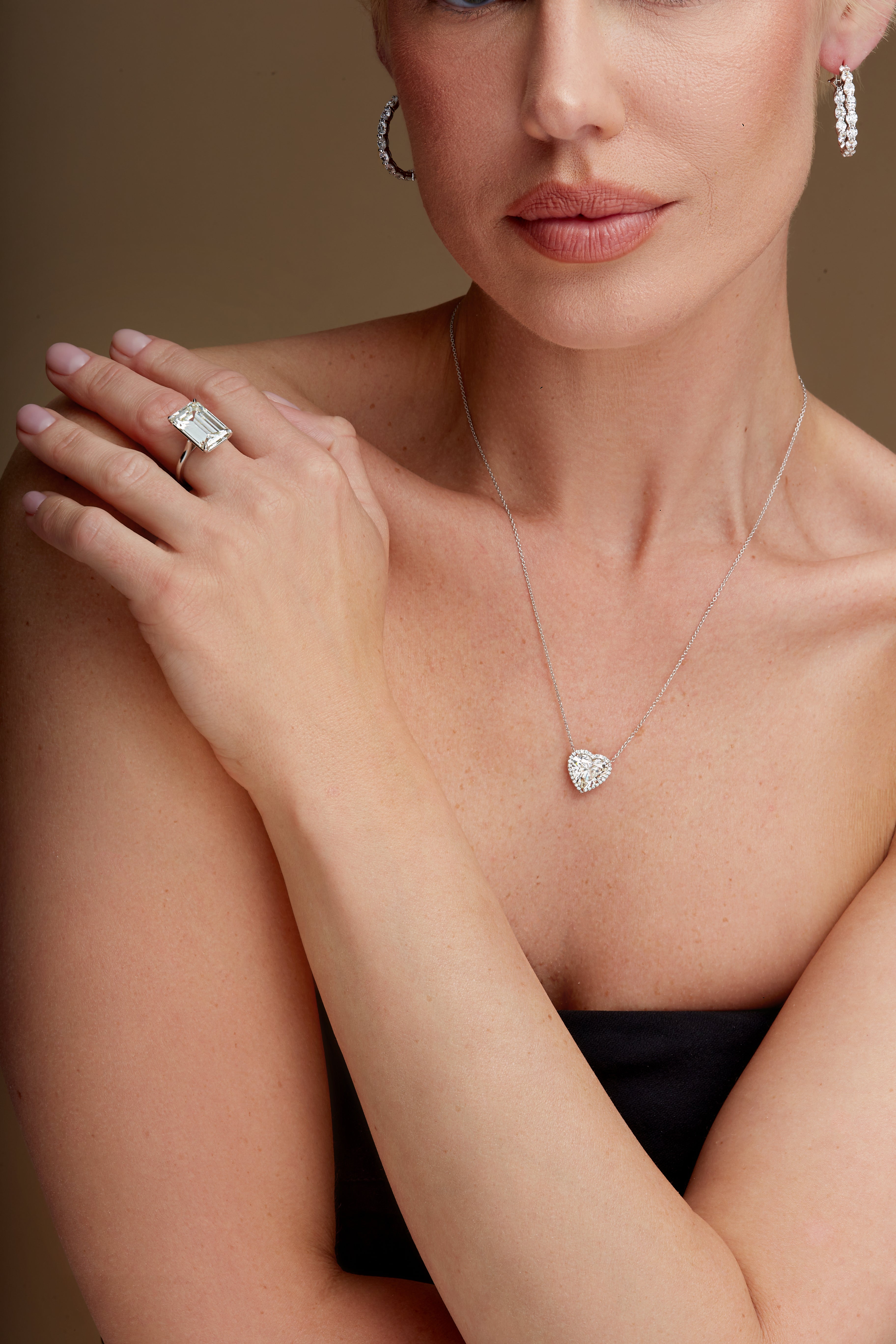 18k White Gold Heart Shape Diamond Pendant Necklace