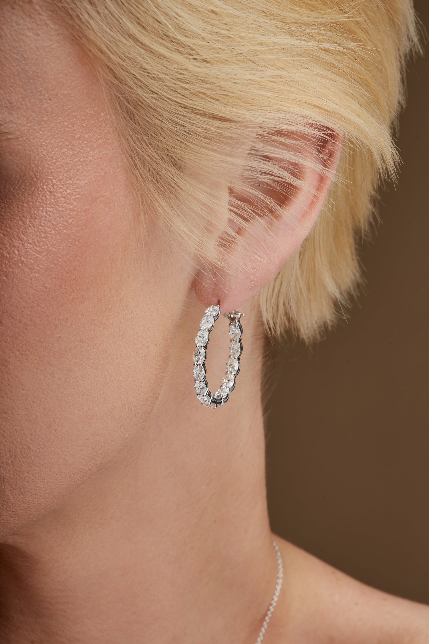 18k White Gold Oval Diamond Hoop Earrings